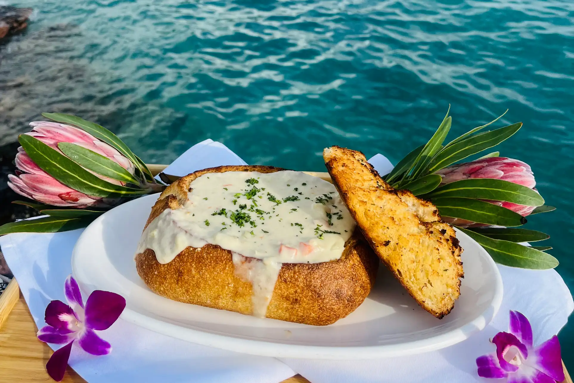 bread-bowl-kona-fish-hopper